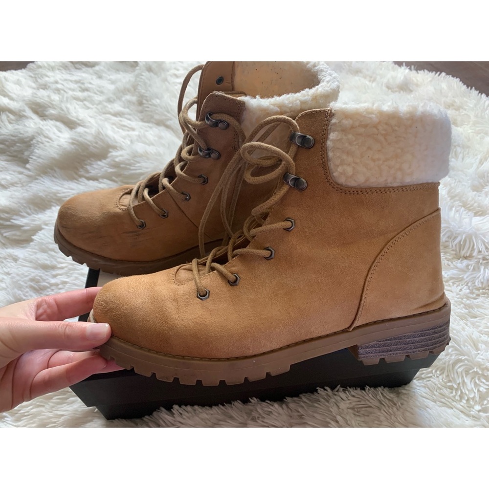 Cliffs Tan Boots - SIZE 8 1/2